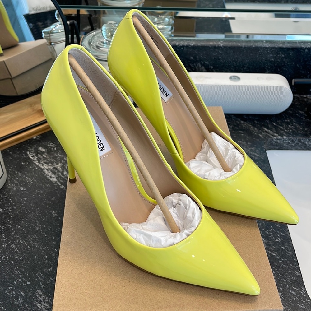 Steve Madden Vala Citron Patent Heel